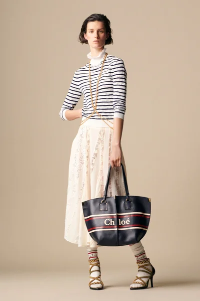 Look 16